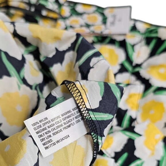 Diane Von Furstenberg x Target Floral Hooded Packable Zip Up Vest Oversized, S - Picture 6 of 10